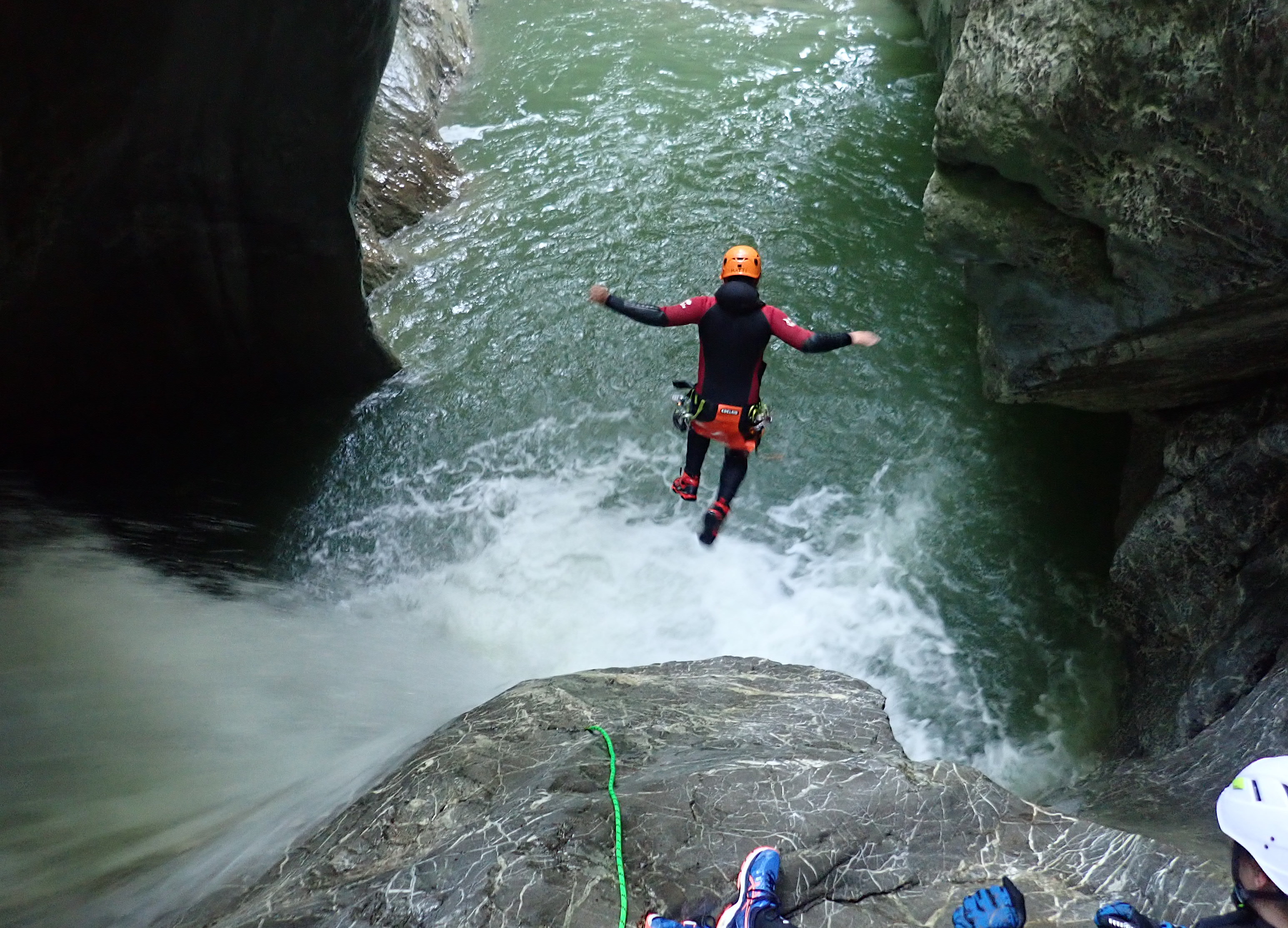 was-ist-canyoning-deep-nature-canyoning